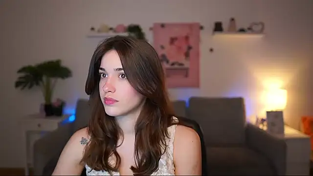 kissie cat online show from April 30, 2026, 12:23 pm