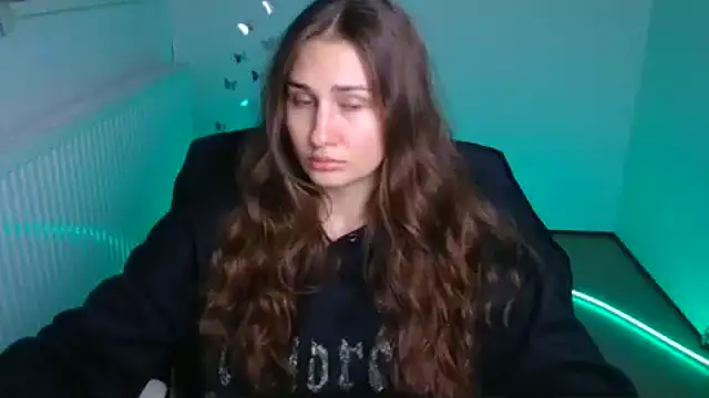 Stefanie Sweet online show from October 4, 2025, 3:08 am