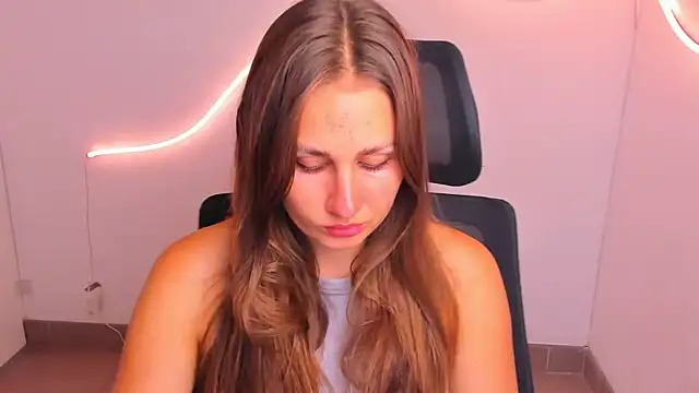 Stefanie Sweet online show from September 9, 2025, 5:39 am