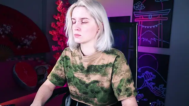 Snapshot of BethanyCloud chatting on April 10, 2026, 5:25 am BethanyCloud online show from April 10, 2026, 5:25 am