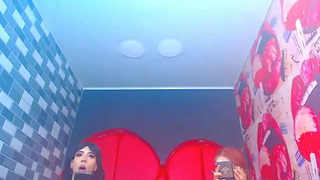 julessxcharlotte online show from January 7, 2026, 2:22 pm