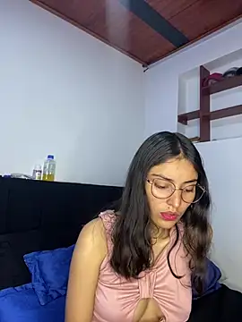 hotwife26 online show from June 14, 2026, 7:04 pm
