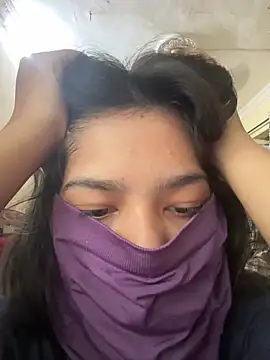 Snapshot of crazy111girl chatting on September 19, 2025, 6:28 am crazy111girl online show from September 19, 2025, 6:28 am