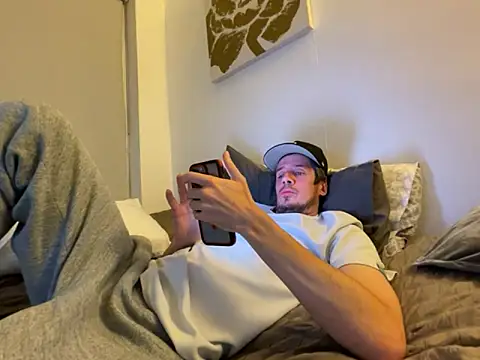 shyandchilling online show from November 27, 2025, 9:04 pm