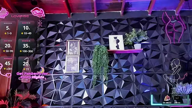 April  foxx online show from December 21, 2025, 4:08 pm