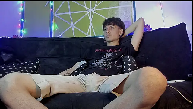 Snapshot of Dioniso_guy8 chatting on February 27, 2026, 7:24 pm Dioniso guy8 online show from February 27, 2026, 7:24 pm