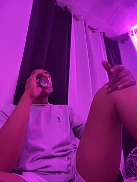 saj taylorr17 online show from December 5, 2025, 5:55 pm