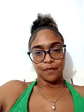 Snapshot of BiiancaEstradaa chatting on March 5, 2026, 11:54 pm BiiancaEstradaa online show from March 5, 2026, 11:54 pm