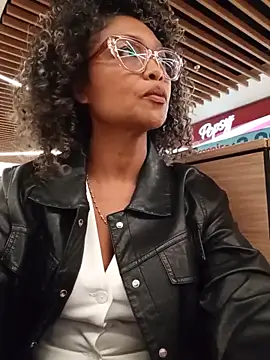 BiiancaEstradaa online show from May 17, 2026, 5:13 pm
