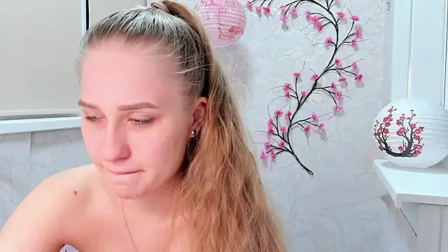 sofamuffin online show from March 18, 2026, 11:59 pm