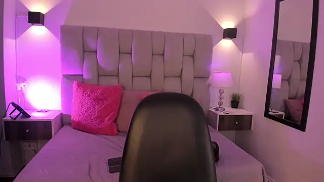 Seraphyne666 online show from February 5, 2026, 5:31 pm