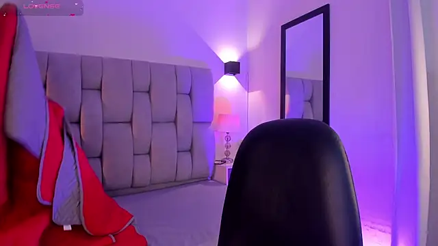 Seraphyne666 online show from February 17, 2026, 6:05 pm