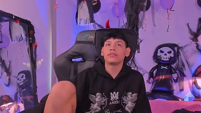 zeus blaze online show from October 25, 2025, 5:13 pm