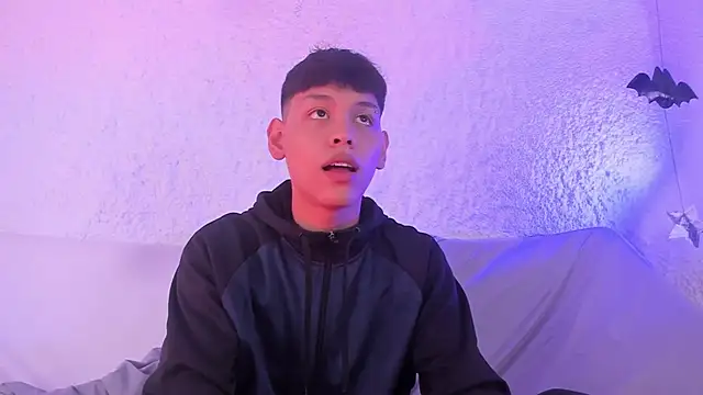 zeus blaze online show from November 6, 2025, 8:02 pm