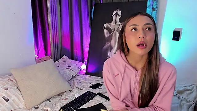 Snapshot of spicy_angels_ chatting on February 25, 2026, 12:33 am spicy angels online show from February 25, 2026, 12:33 am