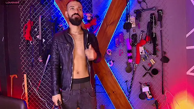 Warick and Aria bdsm  online show from October 31, 2025, 7:21 pm