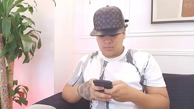 Naim Bennetsex online show from February 3, 2026, 5:51 pm