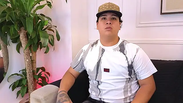 Naim Bennetsex online show from February 10, 2026, 5:56 pm