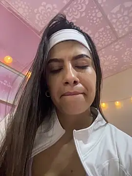 Lenapink19 online show from November 26, 2025, 9:26 pm