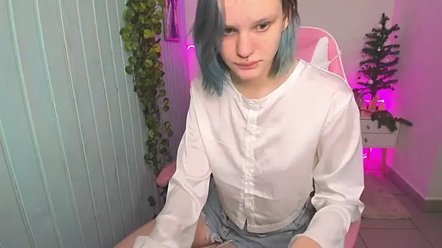 Elieiza xo online show from December 17, 2025, 9:25 am