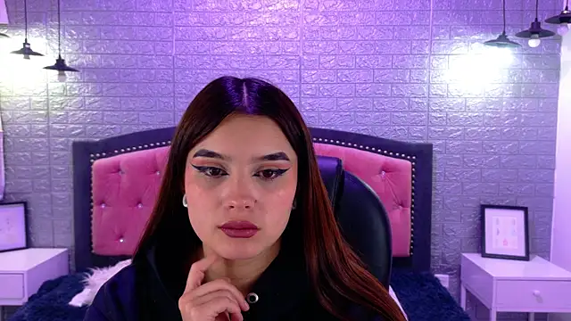 Snapshot of Natalie_loffreda chatting on September 15, 2025, 2:45 am Natalie loffreda online show from September 15, 2025, 2:45 am
