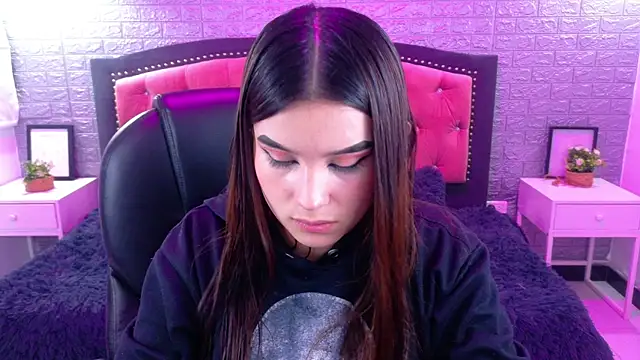 Natalie loffreda online show from October 31, 2025, 3:03 am