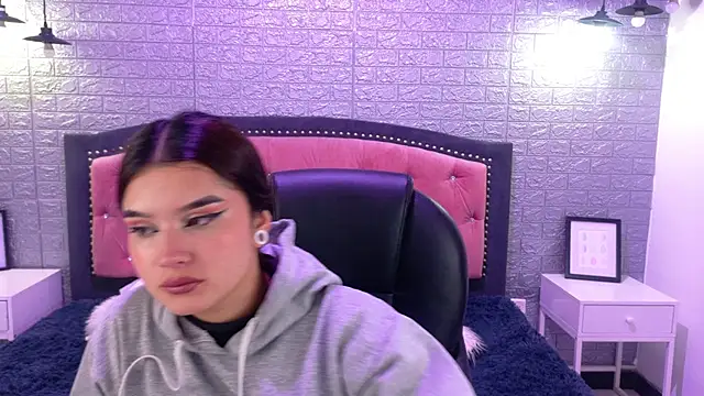 Snapshot of Natalie_loffreda chatting on September 12, 2025, 2:55 am Natalie loffreda online show from September 12, 2025, 2:55 am