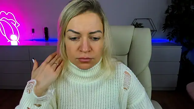 Anna Snows online show from October 22, 2025, 5:51 am