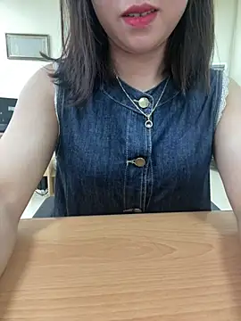 Snapshot of -NhaKy22 chatting on April 3, 2026, 1:23 am -NhaKy22 online show from April 3, 2026, 1:23 am