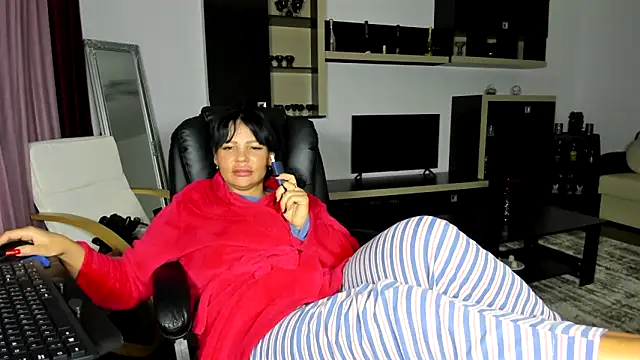 Ella sweety00 online show from April 10, 2026, 10:50 pm