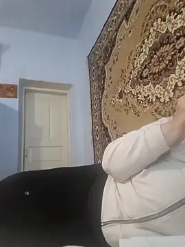 Snapshot of JillOKissx chatting on October 23, 2025, 8:24 am JillOKissx online show from October 23, 2025, 8:24 am