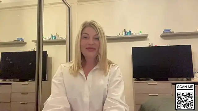 Blondie xoxoxo online show from May 15, 2026, 3:32 pm