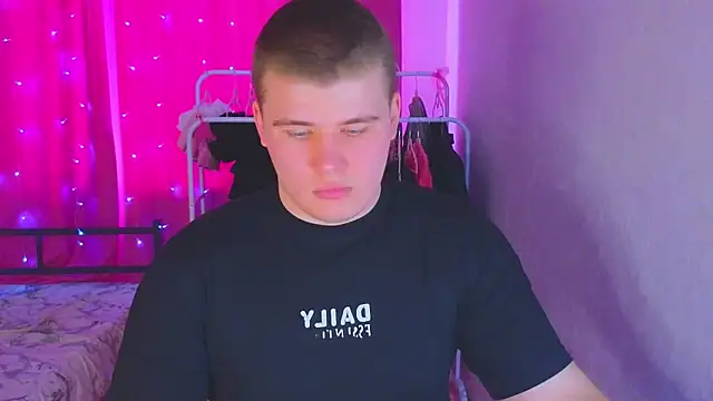 kittenmurr online show from March 3, 2026, 9:16 am