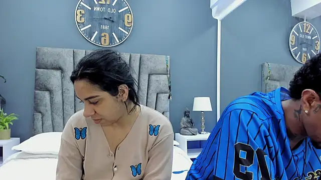 violet and myers online show from October 4, 2025, 11:34 am