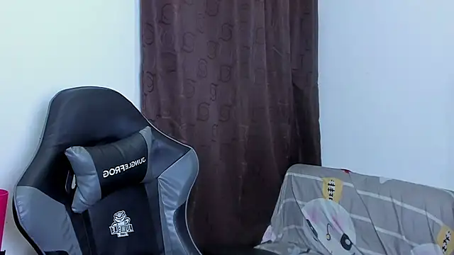 violet and myers online show from December 15, 2025, 1:28 pm