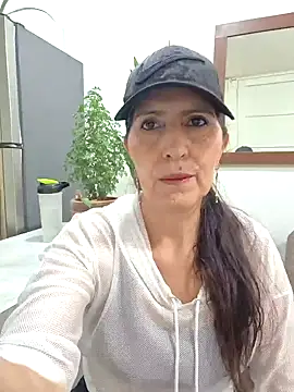 Snapshot of swity_foster chatting on June 24, 2026, 3:10 pm swity foster online show from June 24, 2026, 3:10 pm
