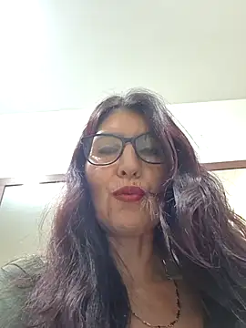 Snapshot of swity_foster chatting on June 9, 2026, 2:29 pm swity foster online show from June 9, 2026, 2:29 pm