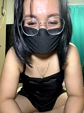 Snapshot of melyiaaa chatting on December 21, 2025, 4:30 pm melyiaaa online show from December 21, 2025, 4:30 pm