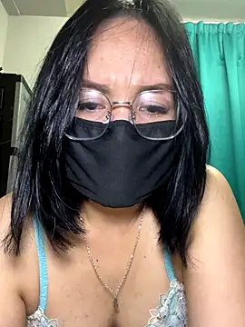 Snapshot of melyiaaa chatting on January 6, 2026, 3:05 pm melyiaaa online show from January 6, 2026, 3:05 pm