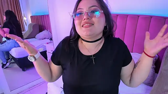 Tessa Sinclaire online show from March 30, 2026, 9:05 pm