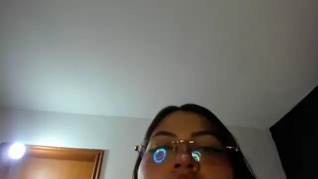 Tessa Sinclaire online show from June 26, 2026, 8:25 pm