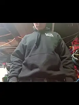 twistafatpipe online show from November 13, 2025, 2:59 am