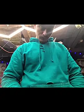 twistafatpipe online show from April 4, 2026, 8:37 pm