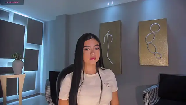 NataliaGaret online show from November 18, 2025, 3:21 am