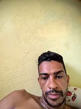 Gustavomoreno19 online show from September 14, 2025, 11:43 am