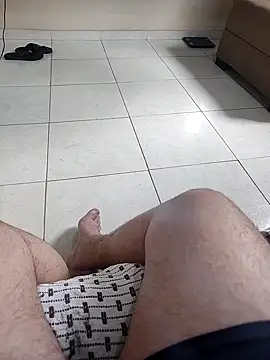 Snapshot of caruso01 chatting on November 14, 2025, 2:54 pm caruso01 online show from November 14, 2025, 2:54 pm