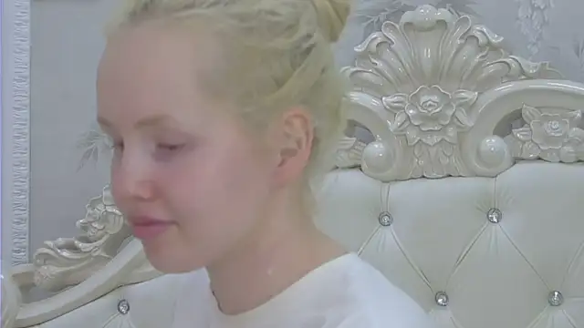 Snapshot of EllieFrosty_ chatting on May 11, 2026, 11:57 pm EllieFrosty online show from May 11, 2026, 11:57 pm