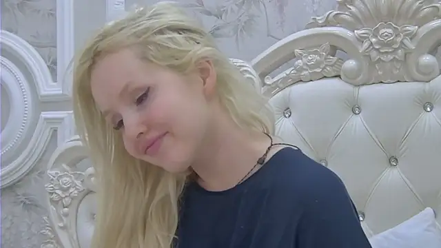 Snapshot of EllieFrosty_ chatting on May 24, 2026, 3:45 pm EllieFrosty online show from May 24, 2026, 3:45 pm