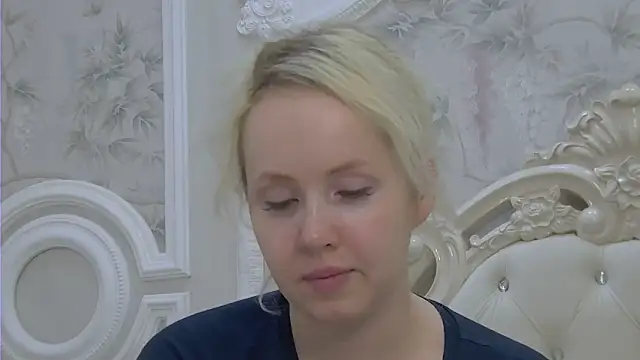 EllieFrosty  online show from July 15, 2026, 3:13 am
