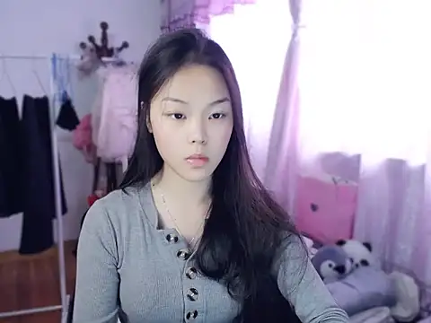 yao-yao  online show from December 21, 2025, 4:03 am